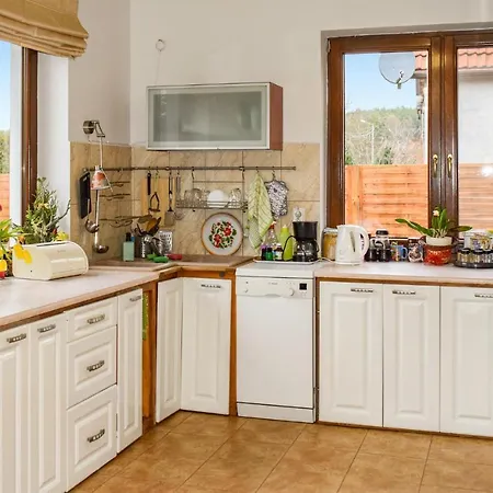 Stunning In Stawiguda W/ Wifi And 3 Bedrooms